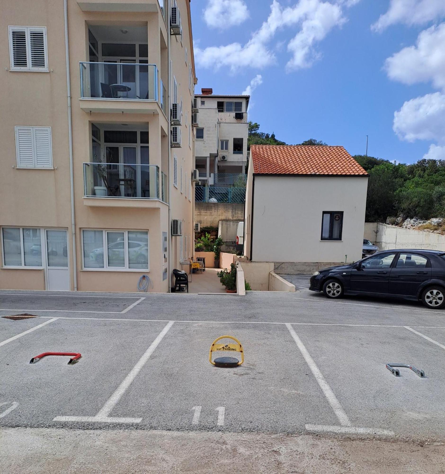 Brand New Nebo Apartment *