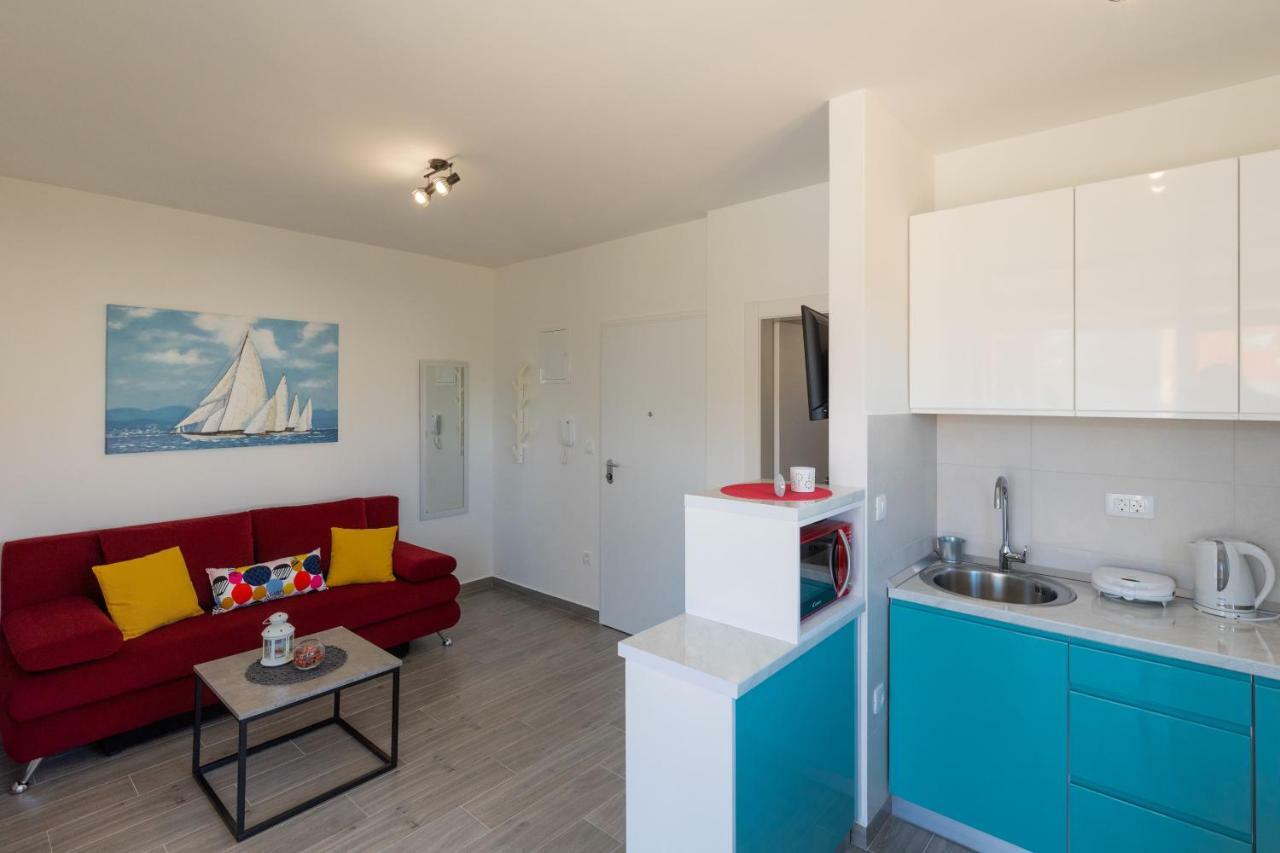 Brand New Nebo Apartment
